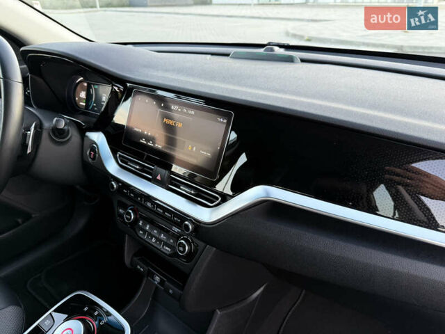 Чорний Кіа Niro, об'ємом двигуна 0 л та пробігом 78 тис. км за 19300 $, фото 1 на Automoto.ua