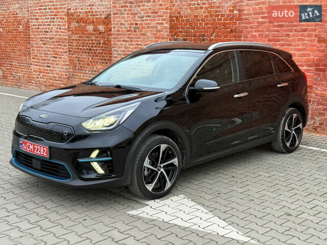 Чорний Кіа Niro, об'ємом двигуна 0 л та пробігом 138 тис. км за 19750 $, фото 1 на Automoto.ua