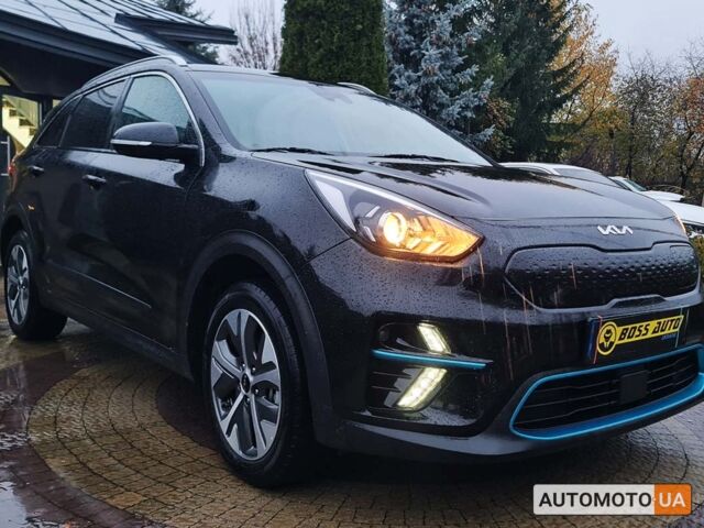 Черный Киа Niro, объемом двигателя 72 л и пробегом 11 тыс. км за 25999 $, фото 1 на Automoto.ua