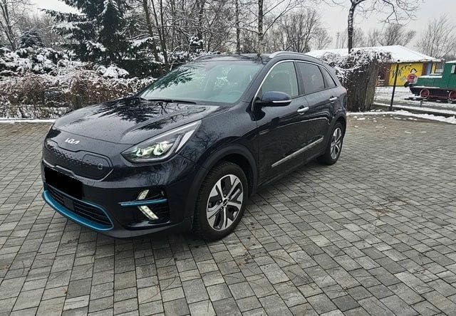Черный Киа Niro, объемом двигателя 0 л и пробегом 75 тыс. км за 13900 $, фото 1 на Automoto.ua