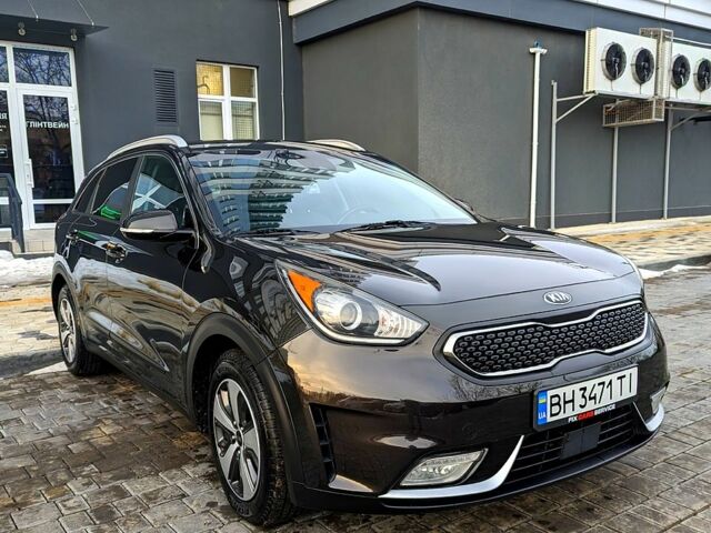 Коричневий Кіа Niro, об'ємом двигуна 1.6 л та пробігом 102 тис. км за 18200 $, фото 1 на Automoto.ua