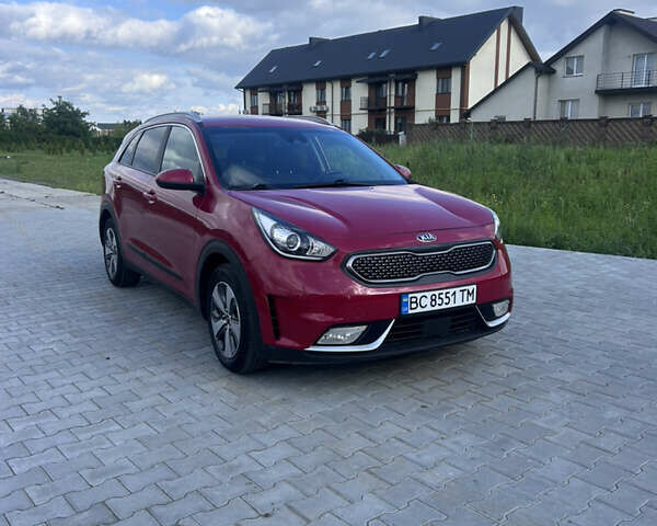 Красный Киа Niro, объемом двигателя 1.58 л и пробегом 85 тыс. км за 15000 $, фото 1 на Automoto.ua
