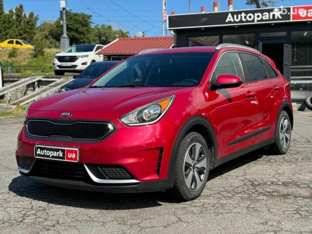 Красный Киа Niro, объемом двигателя 1.6 л и пробегом 82 тыс. км за 17290 $, фото 1 на Automoto.ua