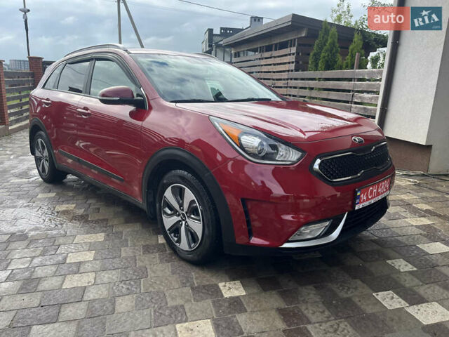 Красный Киа Niro, объемом двигателя 1.58 л и пробегом 190 тыс. км за 13200 $, фото 1 на Automoto.ua