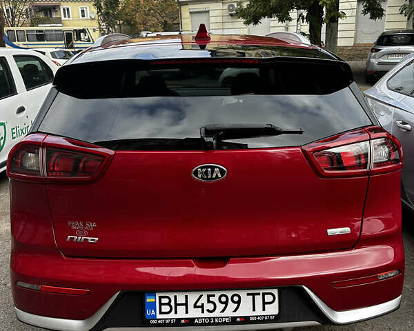 Красный Киа Niro, объемом двигателя 1.58 л и пробегом 178 тыс. км за 14800 $, фото 1 на Automoto.ua