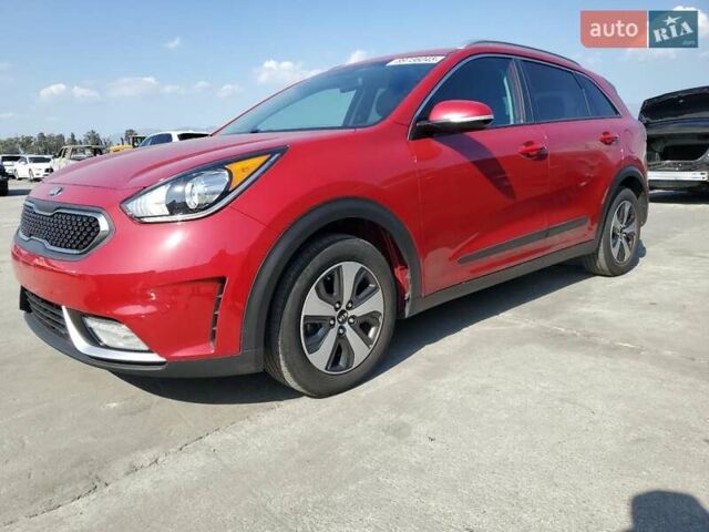 Красный Киа Niro, объемом двигателя 1.58 л и пробегом 163 тыс. км за 3000 $, фото 1 на Automoto.ua