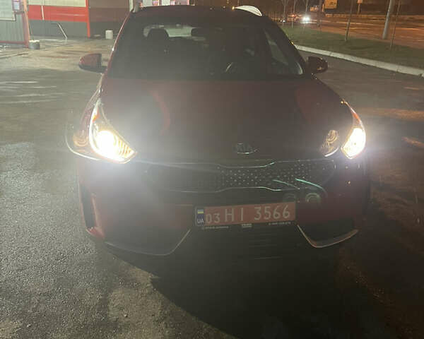 Червоний Кіа Niro, об'ємом двигуна 1.6 л та пробігом 180 тис. км за 12800 $, фото 1 на Automoto.ua