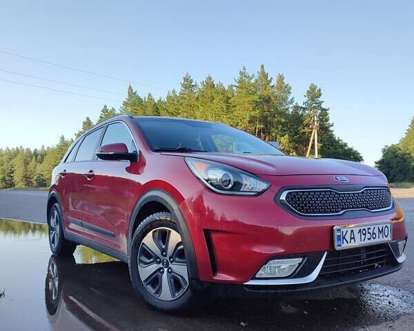 Червоний Кіа Niro, об'ємом двигуна 1.58 л та пробігом 238 тис. км за 13000 $, фото 1 на Automoto.ua