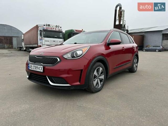 Червоний Кіа Niro, об'ємом двигуна 1.58 л та пробігом 168 тис. км за 14900 $, фото 1 на Automoto.ua