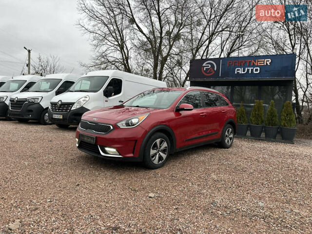 Красный Киа Niro, объемом двигателя 1.58 л и пробегом 190 тыс. км за 13000 $, фото 1 на Automoto.ua