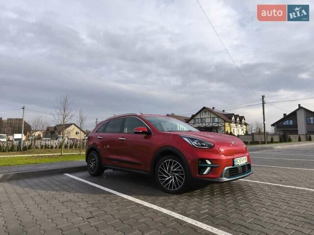 Красный Киа Niro, объемом двигателя 0 л и пробегом 138 тыс. км за 18800 $, фото 1 на Automoto.ua