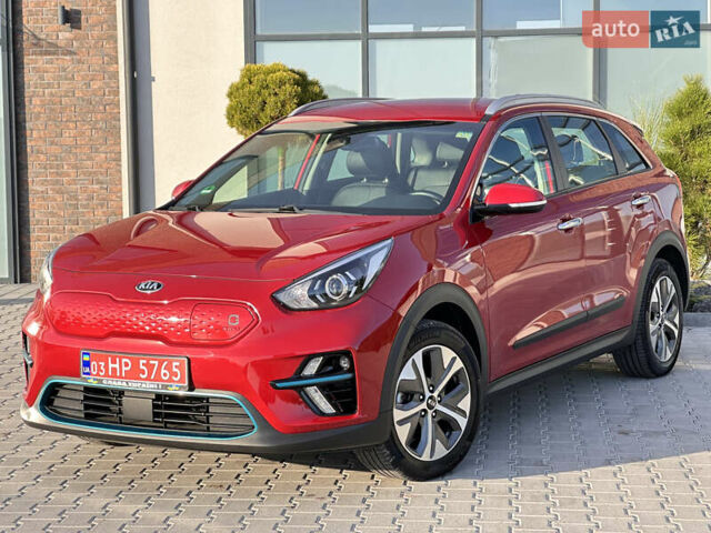 Красный Киа Niro, объемом двигателя 0 л и пробегом 162 тыс. км за 17900 $, фото 1 на Automoto.ua