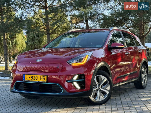 Красный Киа Niro, объемом двигателя 0 л и пробегом 55 тыс. км за 19750 $, фото 1 на Automoto.ua