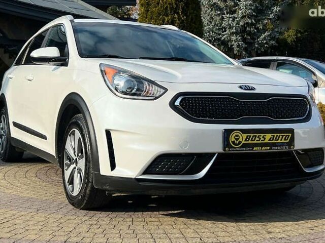 Киа Niro, объемом двигателя 0 л и пробегом 102 тыс. км за 16550 $, фото 1 на Automoto.ua