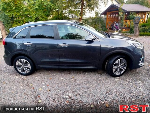 Киа Niro, объемом двигателя 0.15 л и пробегом 92 тыс. км за 19900 $, фото 1 на Automoto.ua