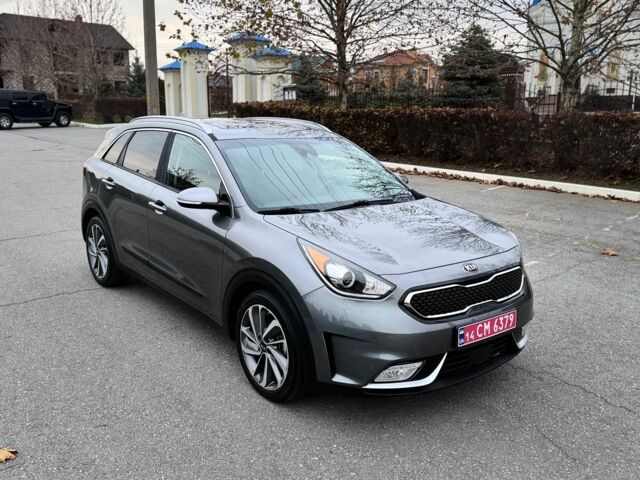 Сірий Кіа Niro, об'ємом двигуна 1.6 л та пробігом 111 тис. км за 17400 $, фото 1 на Automoto.ua