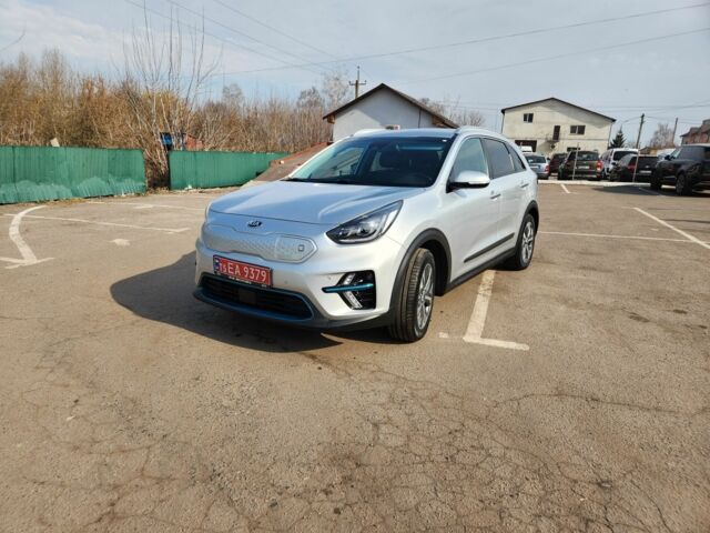 Серый Киа Niro, объемом двигателя 0 л и пробегом 86 тыс. км за 17900 $, фото 1 на Automoto.ua