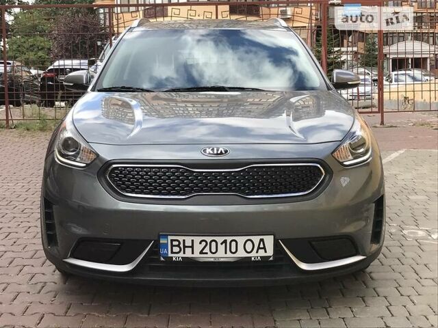 Сірий Кіа Niro, об'ємом двигуна 1.6 л та пробігом 123 тис. км за 17700 $, фото 1 на Automoto.ua