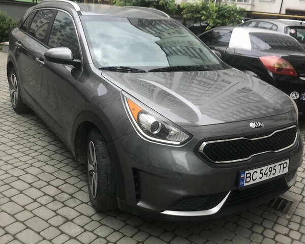 Серый Киа Niro, объемом двигателя 1.58 л и пробегом 150 тыс. км за 13900 $, фото 1 на Automoto.ua