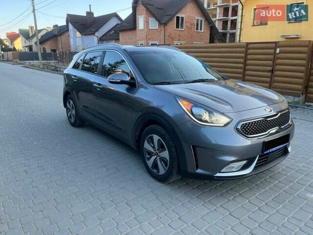 Сірий Кіа Niro, об'ємом двигуна 1.58 л та пробігом 131 тис. км за 14800 $, фото 1 на Automoto.ua