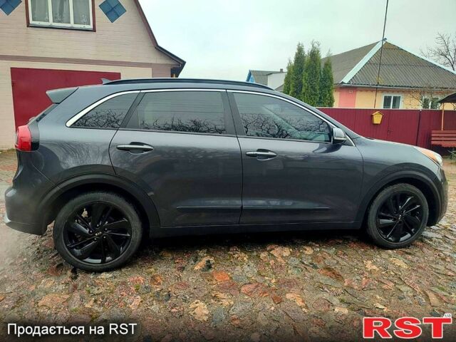 Сірий Кіа Niro, об'ємом двигуна 1.6 л та пробігом 160 тис. км за 14900 $, фото 1 на Automoto.ua