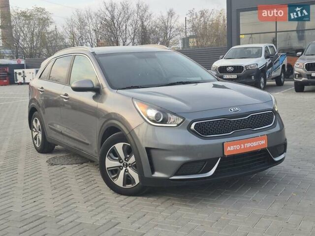Серый Киа Niro, объемом двигателя 1.59 л и пробегом 190 тыс. км за 14700 $, фото 1 на Automoto.ua