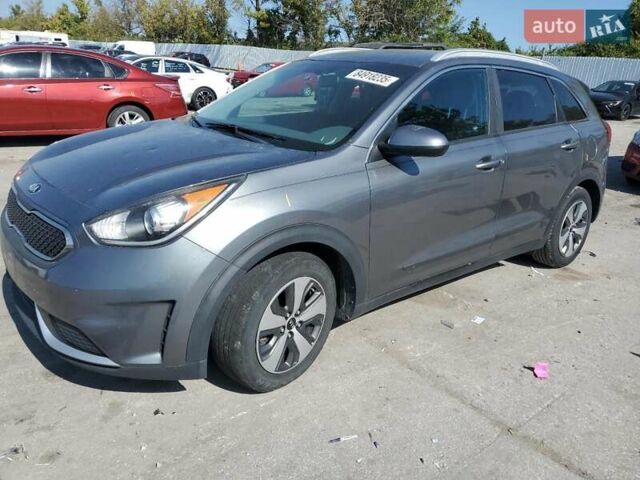 Серый Киа Niro, объемом двигателя 1.58 л и пробегом 170 тыс. км за 2300 $, фото 1 на Automoto.ua