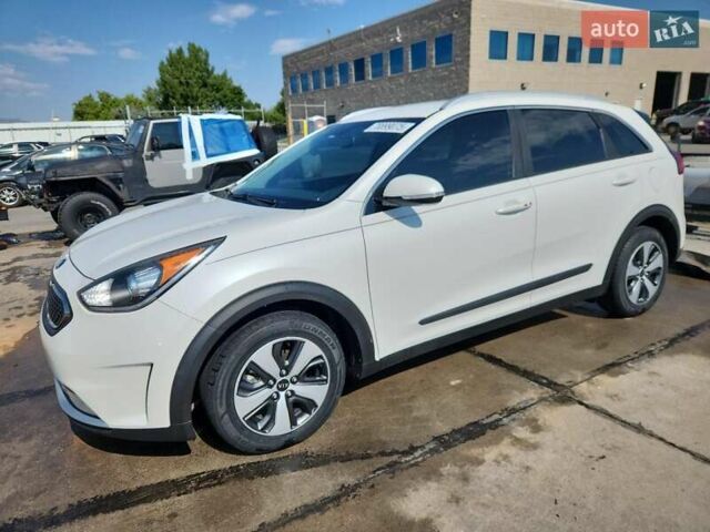 Серый Киа Niro, объемом двигателя 1.58 л и пробегом 118 тыс. км за 2300 $, фото 1 на Automoto.ua