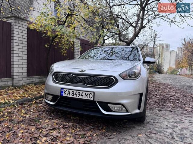 Сірий Кіа Niro, об'ємом двигуна 1.58 л та пробігом 64 тис. км за 17000 $, фото 1 на Automoto.ua