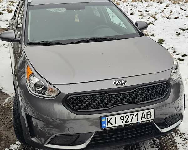 Серый Киа Niro, объемом двигателя 1.58 л и пробегом 140 тыс. км за 13699 $, фото 1 на Automoto.ua