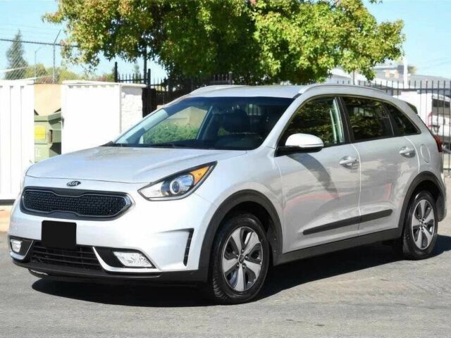 Сірий Кіа Niro, об'ємом двигуна 1.6 л та пробігом 38 тис. км за 4100 $, фото 1 на Automoto.ua