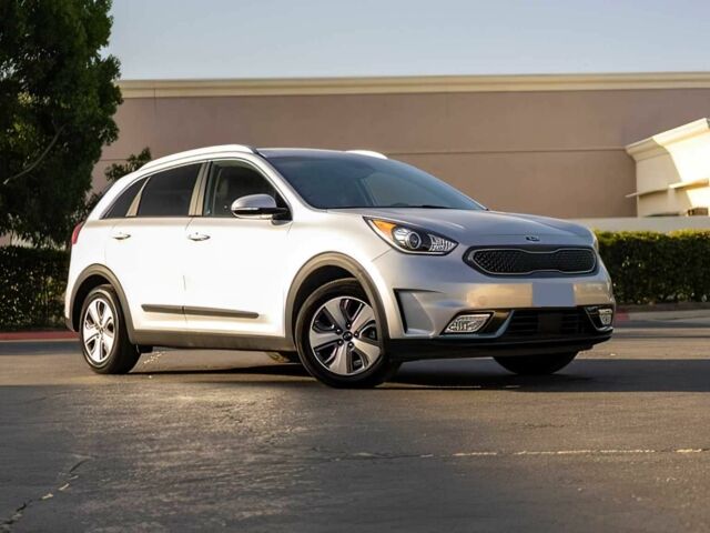 Сірий Кіа Niro, об'ємом двигуна 1.6 л та пробігом 48 тис. км за 8900 $, фото 1 на Automoto.ua