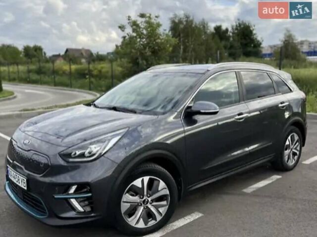 Киа Niro 2019 в Белой Церкве на Automoto.ua Серый Киа Niro, объемом двигателя 0 л и пробегом 137 тыс. км за 19000 $, фото 1 на Automoto.ua