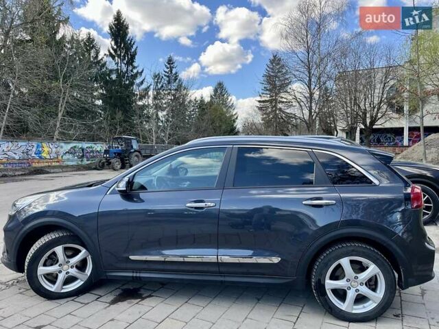 Серый Киа Niro, объемом двигателя 0 л и пробегом 75 тыс. км за 22500 $, фото 1 на Automoto.ua