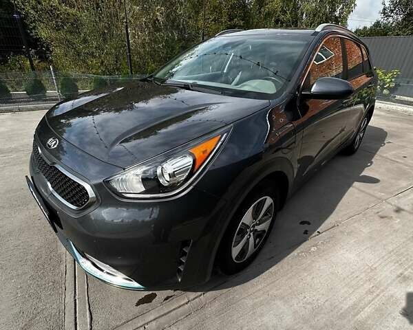 Сірий Кіа Niro, об'ємом двигуна 1.58 л та пробігом 96 тис. км за 17500 $, фото 1 на Automoto.ua