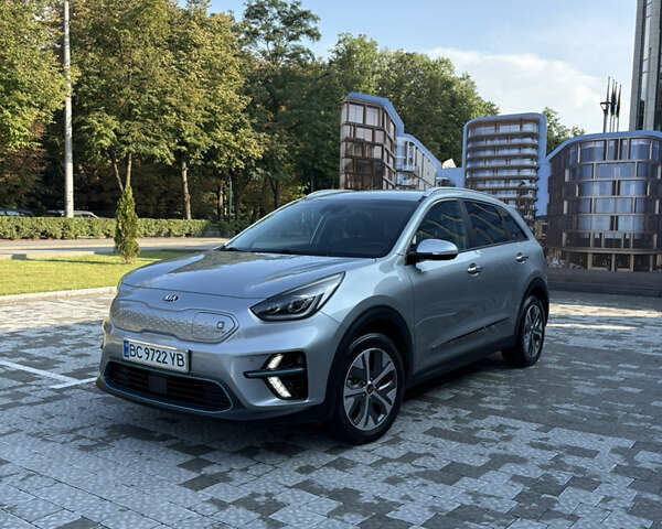 Сірий Кіа Niro, об'ємом двигуна 0 л та пробігом 89 тис. км за 17700 $, фото 1 на Automoto.ua