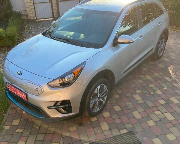 Киа Niro 2019 в Виннице на Automoto.ua Серый Киа Niro, объемом двигателя 0 л и пробегом 110 тыс. км за 17300 $, фото 1 на Automoto.ua