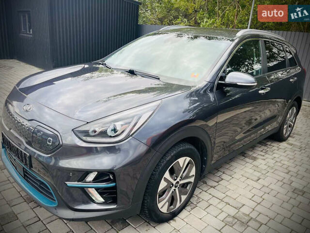 Серый Киа Niro, объемом двигателя 0 л и пробегом 102 тыс. км за 18900 $, фото 1 на Automoto.ua