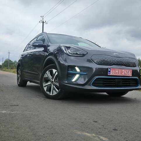 Серый Киа Niro, объемом двигателя 0 л и пробегом 147 тыс. км за 16500 $, фото 1 на Automoto.ua
