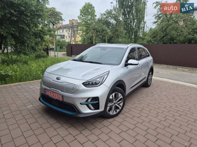 Серый Киа Niro, объемом двигателя 0 л и пробегом 86 тыс. км за 17999 $, фото 1 на Automoto.ua