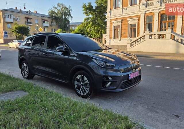 Сірий Кіа Niro, об'ємом двигуна 0 л та пробігом 101 тис. км за 18000 $, фото 1 на Automoto.ua
