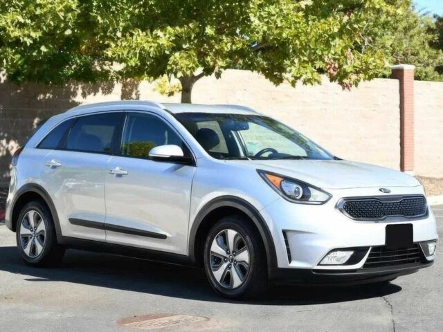 Серый Киа Niro, объемом двигателя 1.6 л и пробегом 49 тыс. км за 12500 $, фото 1 на Automoto.ua