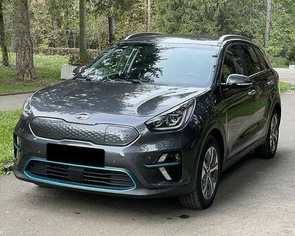 Серый Киа Niro, объемом двигателя 0 л и пробегом 129 тыс. км за 14999 $, фото 1 на Automoto.ua