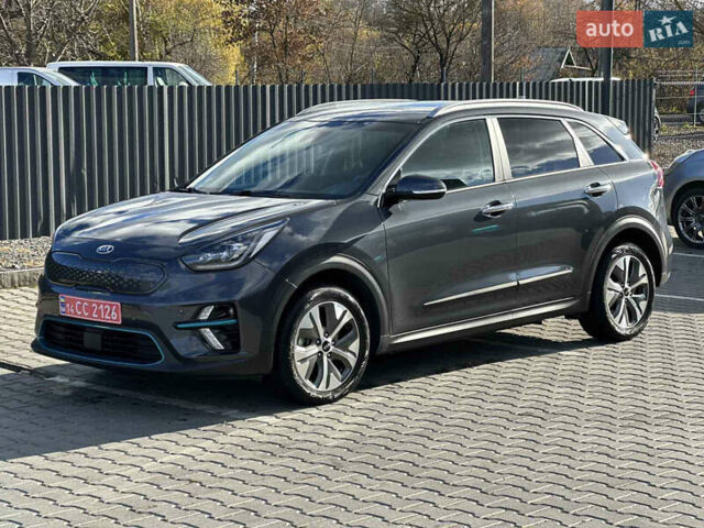 Серый Киа Niro, объемом двигателя 0 л и пробегом 106 тыс. км за 17500 $, фото 1 на Automoto.ua
