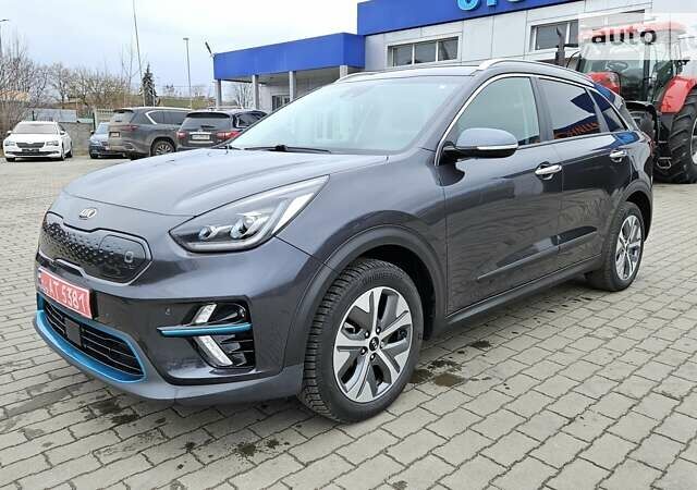 Серый Киа Niro, объемом двигателя 0 л и пробегом 153 тыс. км за 20800 $, фото 1 на Automoto.ua