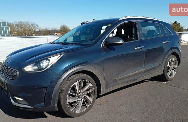 Серый Киа Niro, объемом двигателя 1.6 л и пробегом 64 тыс. км за 11500 $, фото 1 на Automoto.ua