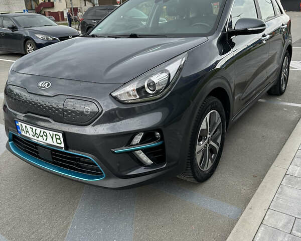 Сірий Кіа Niro, об'ємом двигуна 0 л та пробігом 105 тис. км за 21700 $, фото 1 на Automoto.ua