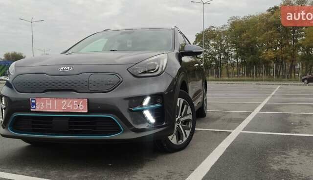 Киа Niro 2019 в Днепре (Днепропетровске) на Automoto.ua Серый Киа Niro, объемом двигателя 0 л и пробегом 149 тыс. км за 17800 $, фото 1 на Automoto.ua