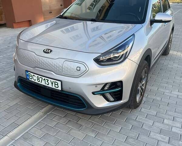 Сірий Кіа Niro, об'ємом двигуна 0 л та пробігом 121 тис. км за 17600 $, фото 1 на Automoto.ua
