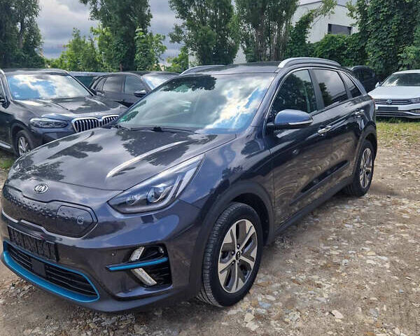 Серый Киа Niro, объемом двигателя 0 л и пробегом 142 тыс. км за 14500 $, фото 1 на Automoto.ua